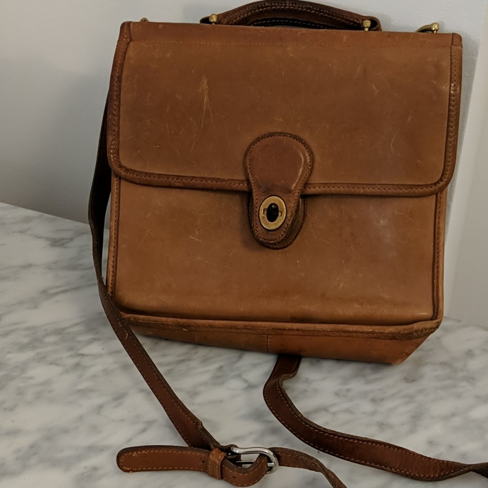 Vintage Coach Willis Saddle Messenger Back (90s)